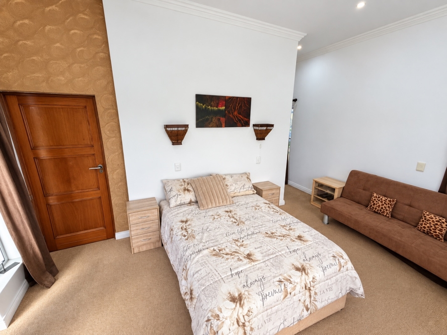5 Bedroom Property for Sale in Kingswood Golf Estate Western Cape